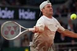 开云平台-英国网球队绝地反击世界网球队，阿尔卡拉斯送出助攻的简单介绍