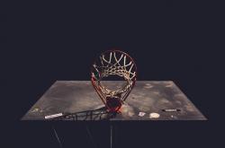 开云体育APP下载-武切维奇西决生死战封神，雄鹿式铁血防守粉碎北京队战术神话