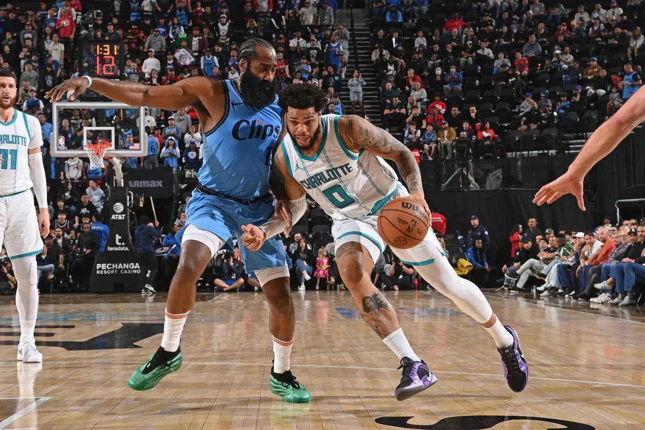 76人险胜爵士,克莱统治全场 76人险胜爵士,克莱统治全场