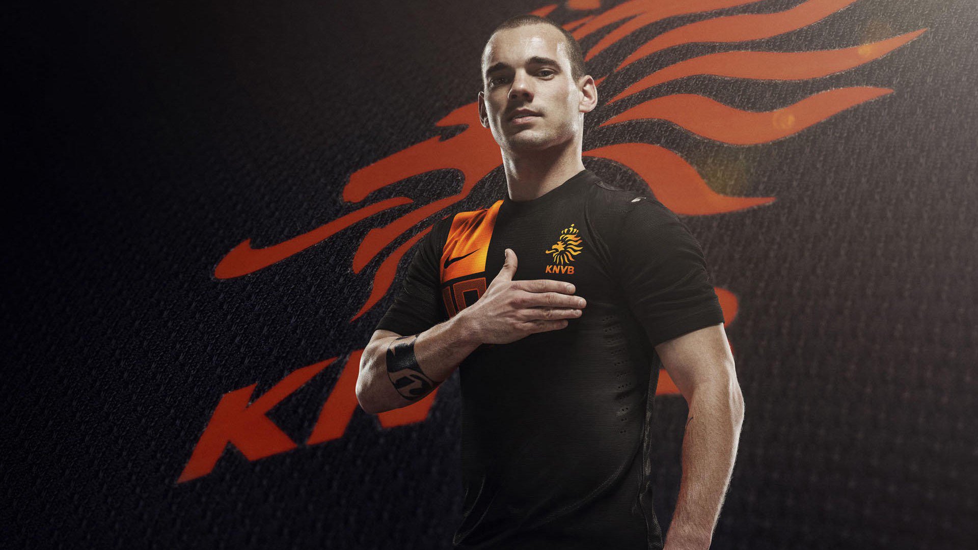 赛道与球场，当杰伦格林在F1街道赛接管，黄蜂已在深圳血拼